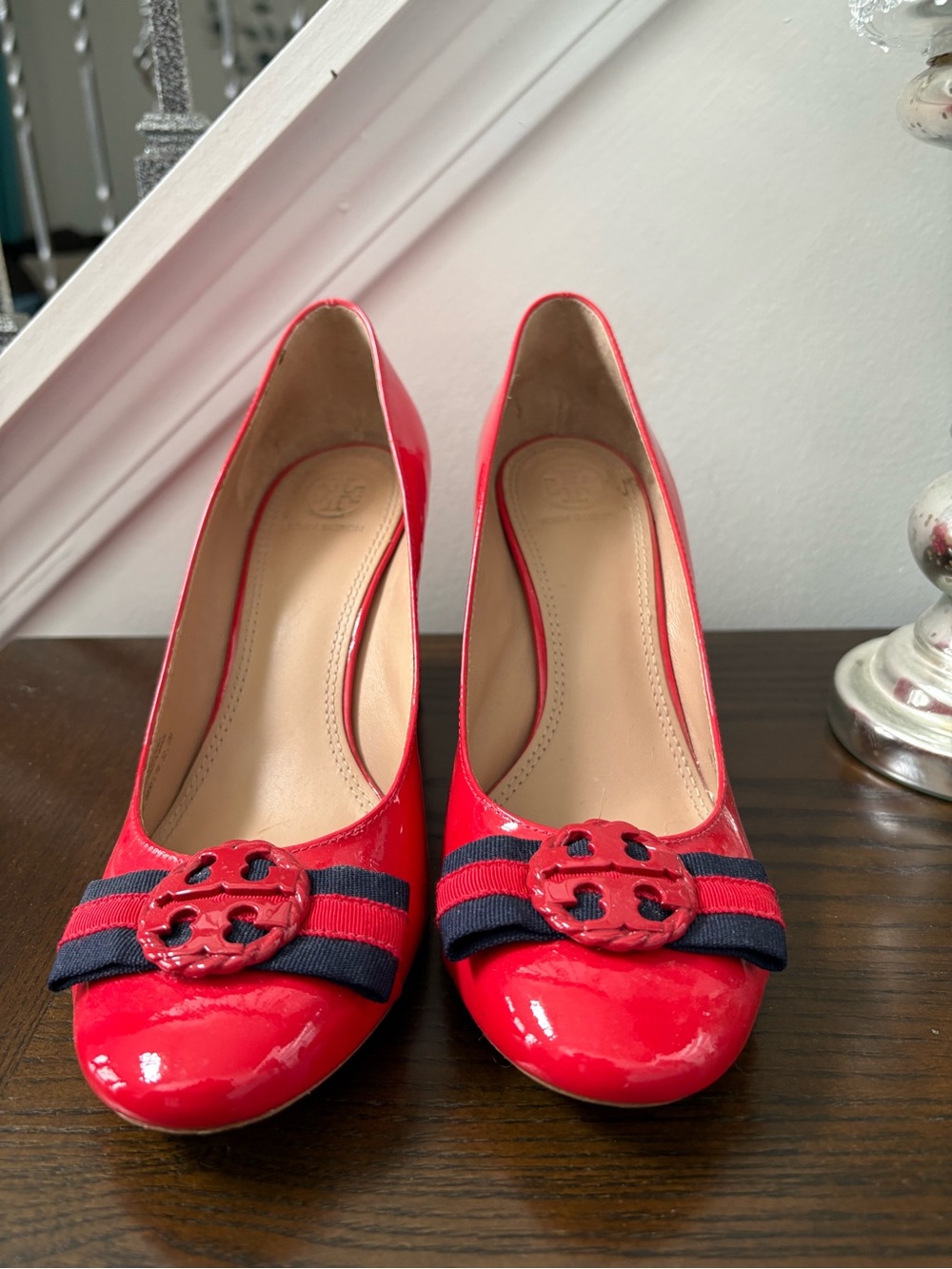 Tory Burch Maritime Bow 85mm patent leather pump with blue ribbon accents